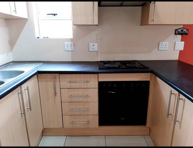 2 BEDROOM TOWNHOUSE RENTED IN SOUTH END